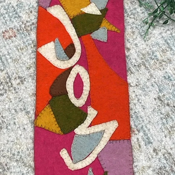 Vintage felt wall hanging - Picture 2 of 8